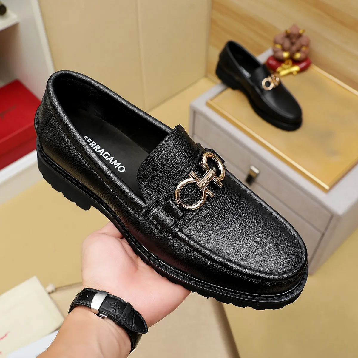 Men's shoes 💰440 Ferragamo [Ferragamo] top imported suit men's shoes 💯Original copy of the official website, product materials: selected imported embossed calfskin + luxury hardware buckle accessories ~ imported water-dyed cow 🐂 leather lining. Strong three-dimensional visual effect, original combination outsole, multiple colors available😘 Size: 39-44 (38.45.46. Customized)